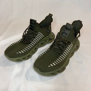 GSLMOLN Men's Slip on Breathable Walking Shoes